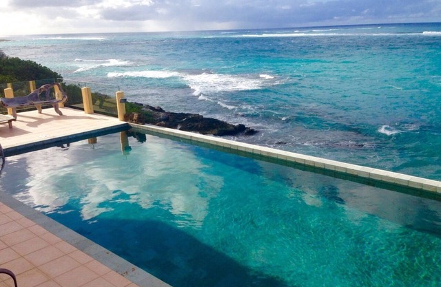Very Private & Personal, Villa Hibernia, Ocean Front Pool & Sea Gazebo,