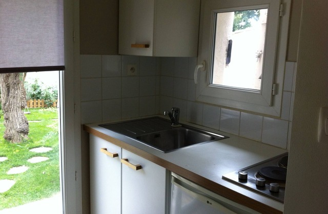 Very quiet studio in the Heights Marseilles, 20 minutes from the City Centre