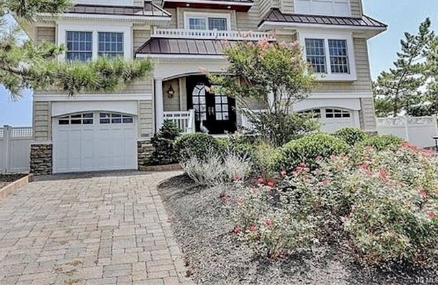 VERY SPACIOUS OCEANFRONT BEAUTY WITH BAY AND OCEAN VIEWS