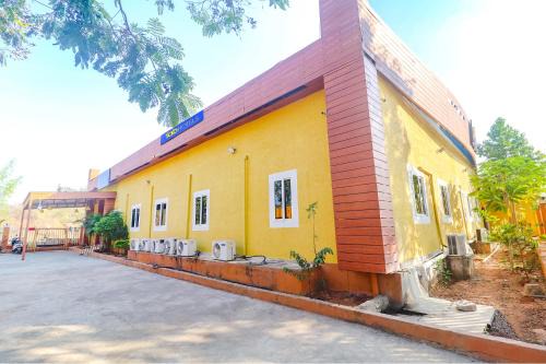 Via Airport Stay Inn - Nr Hyderabad International Airport, Shamshabad