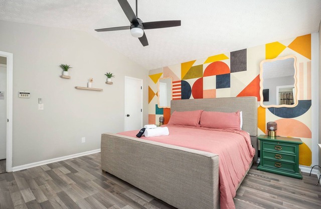 Vibrant Family Retreat~Sleeps 6~Games & Books