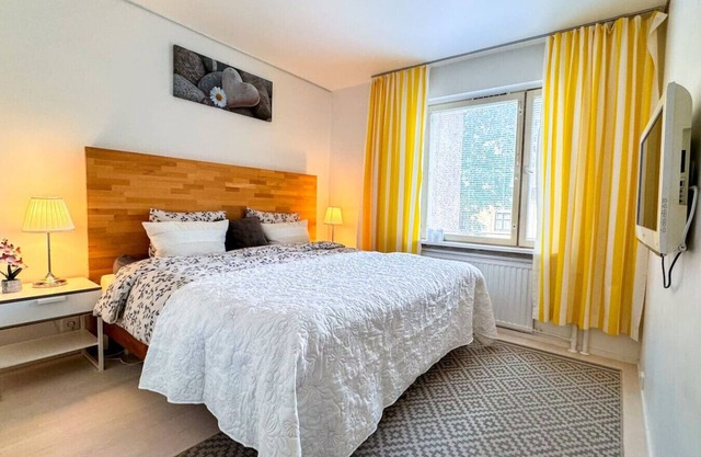 Vibrant Helsinki Stay | 5 Min to Design District