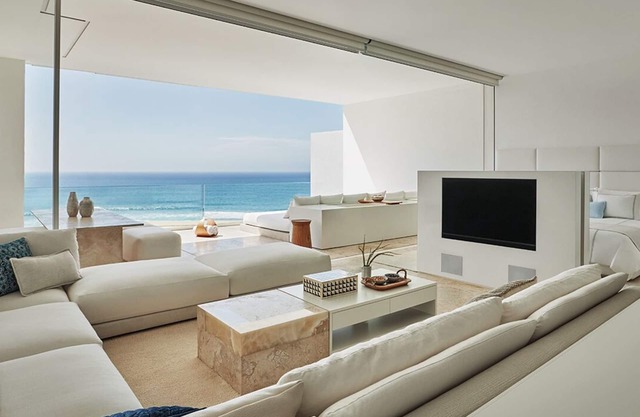 Viceroy Ocean View Apartment with hotel services