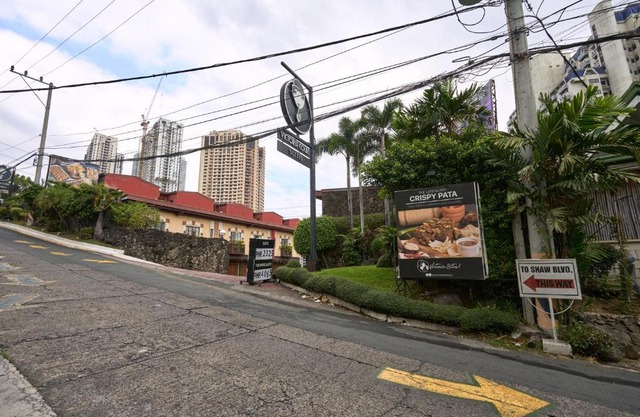 Victoria Court Suites - Pasig