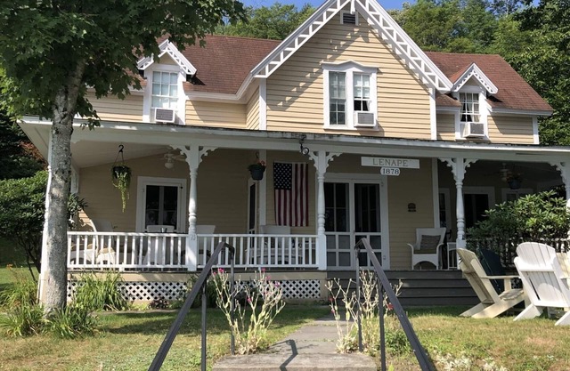 Victorian Cottage on Oquaga Lake