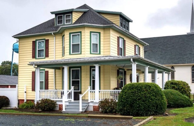 Victorian Lodge on Main Street, Rock Hall MDnWalk to Everything!nSleeps 2 to 4