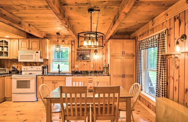 Victory Cabin w/Hot Tub, By Skiing & VAST Trails!