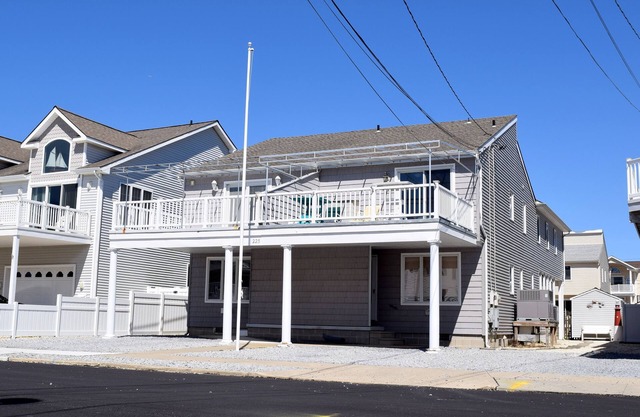 Views of the bay! Pristine Townhouse