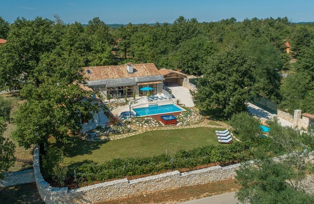 Vila Lipica -New villa with private pool in central Istria 5 *