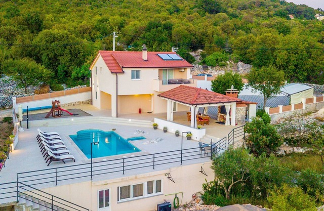 Villa, (16588), Nova Sela, hr