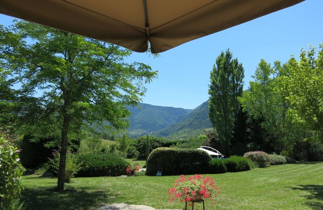 VILLA 6 PERS. WITH POOL ON 4000 m² IN THE GORGES DU TARN