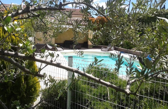 Villa 8 people with swimming pool between Aix, Luberon and Alpilles