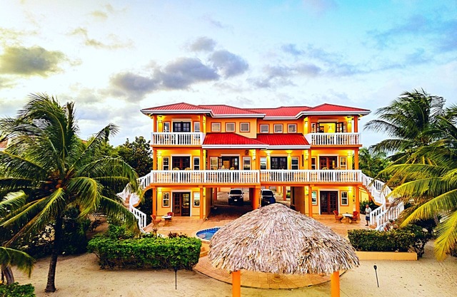 Villa 99-Octopus/Safari-Beachfront-Pool-3 Bedroom