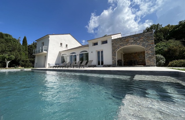 Villa Albitru - Domaine Romella - Private swimming pool and sauna - View of the Gulf of St Florent
