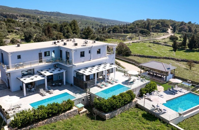 Villa Alonaki Sea View by Villa Plus