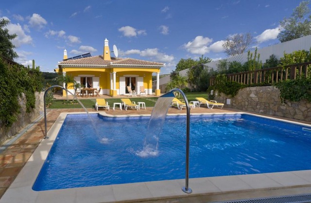 Villa Amarela