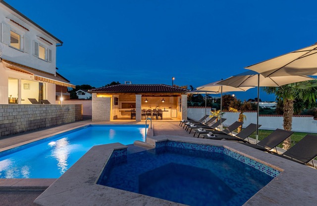 Villa Anela with pool in Porec, Istria