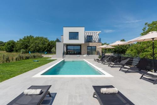 Villa Ani for 8 people near Labin Rabac with private pool and children playground