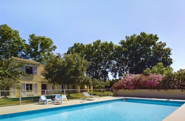 Villa Arles, 5 bedrooms, 10 persons
