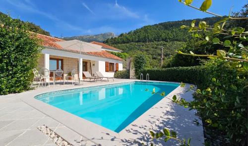 Villa Ava