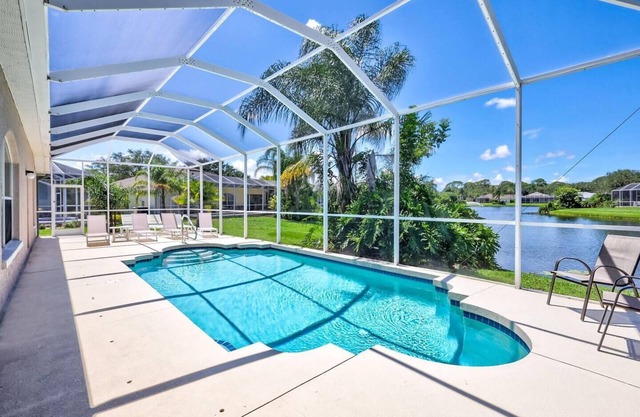 Villa Bookelia - 4 Bedroom Pool Home by Gulfcoast Holiday Homes