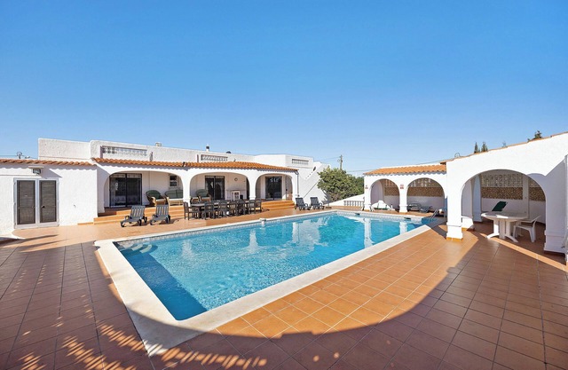 Villa Brisa do Mar with Sea View, Pool, Garden & Wi-Fi