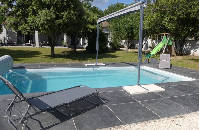 Villa Climatisée Avec Piscine Pour 6 Personnes sur Terrain Clos