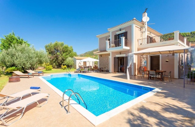 Villa Eufrosini - Three Bedroom Villa, Sleeps 8