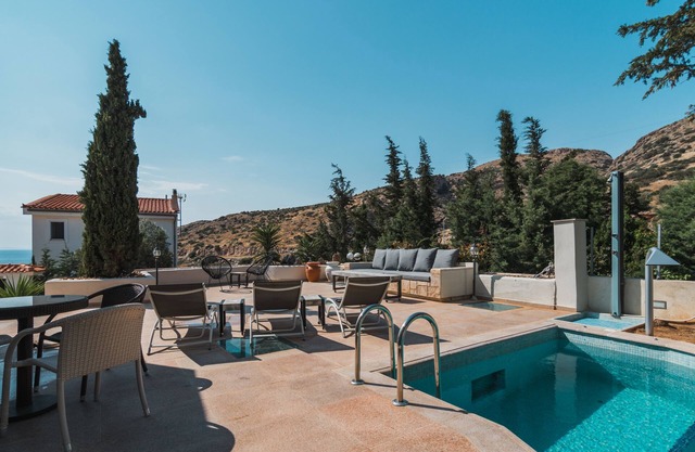 Villa Eve, Next to the Temple of Poseidon. Private Pool next to the beach
