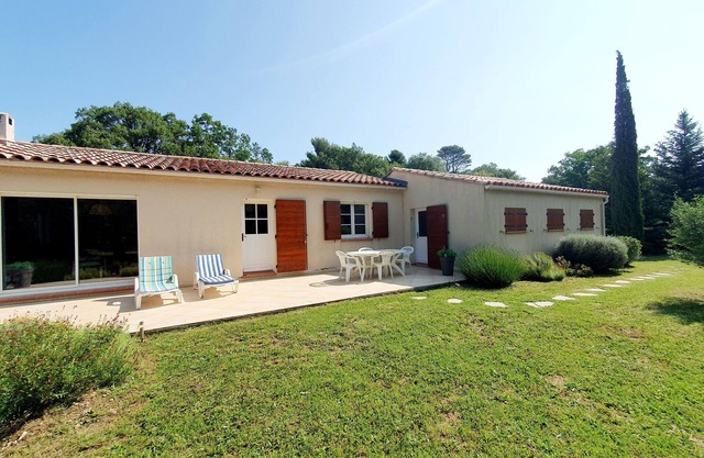 Villa 3* notre idéal nature 45 min from Cassis