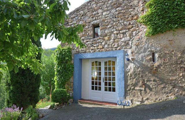 Villa in Pyrenees with Stunning Mountain Views