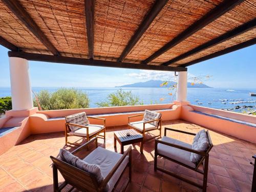 Villa Indipendente Vista Mare Sul Corso Di Santa Marina Salina A Due Passi Dalla Spiaggia