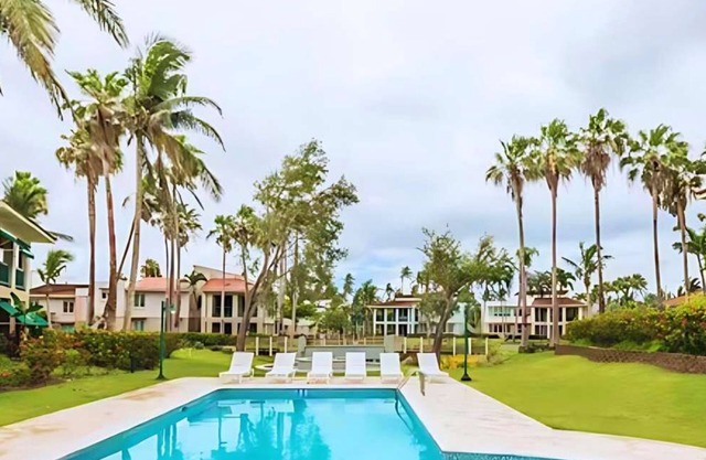 Villa Iris – 2-Story Ocean View Villa w/Pool Access & Generator