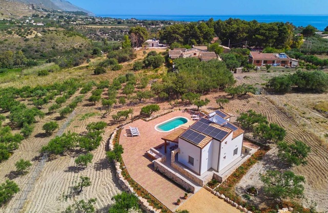 Villa with 4 bedrooms and swimming pool