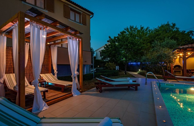 Villa L L Šikići (Istria - Pula)