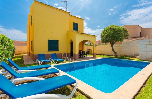 Villa La Luna - Three Bedroom Villa, Sleeps 6