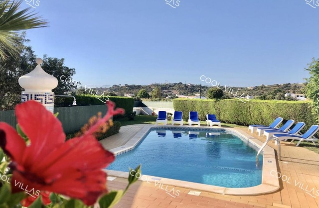 Villa Lilac - walking distance to beach