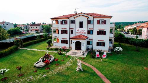 Villa Linet with garden
