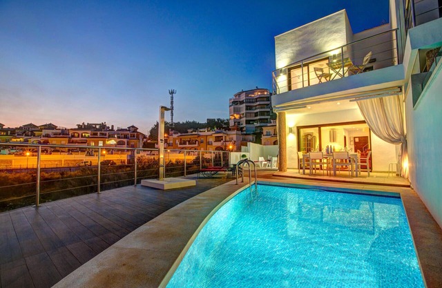 Villa Luisa Seaview 1 by Casasol