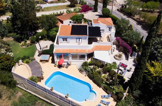 Villa Madrugada - Private swimming pool, walking distance to town centre & beach
