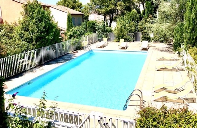 Villa Mallemort, 3 bedrooms, 6 persons