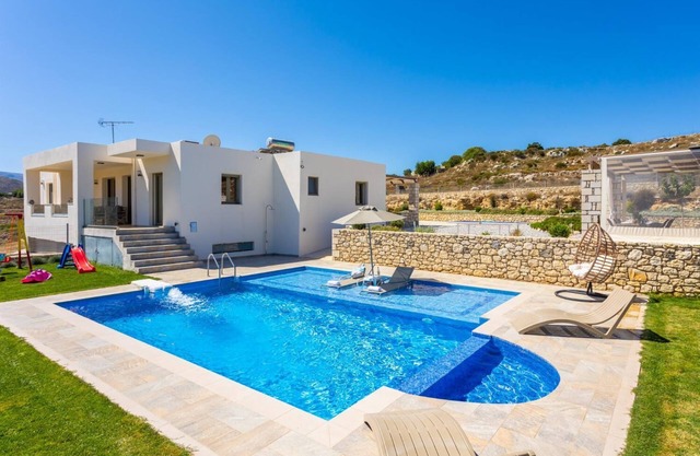 Villa Marielia - Three Bedroom Villa, Sleeps 7