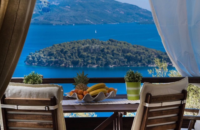 Villa Meliti - stunning seaviews, infinity pool, privacy, close to the beach