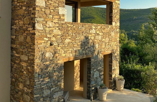 VILLA MONTECRISTO E CASE DI MISINCU