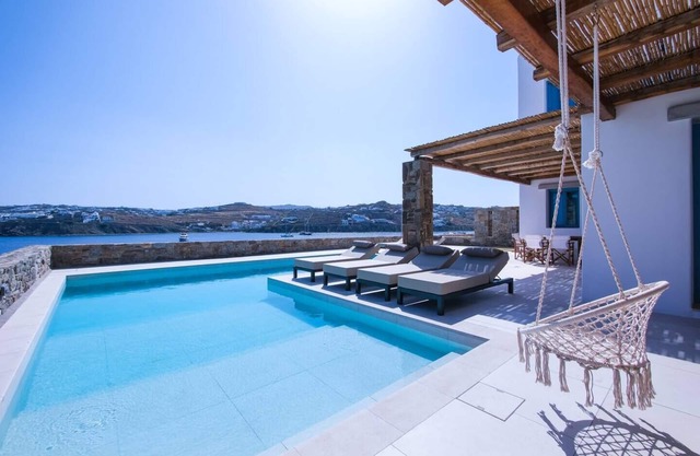 Villa 'Myko Seafront' with Sea View, Wi-Fi and Air Conditioning