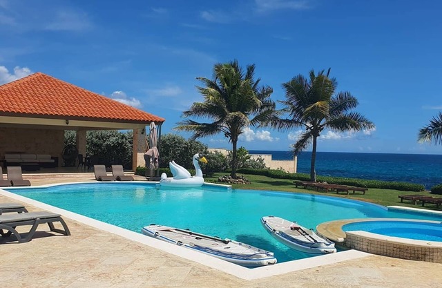 Villa paraiso sea front