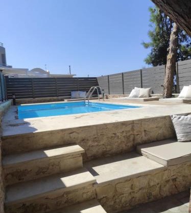 Villa Pefka, By Hellocrete
