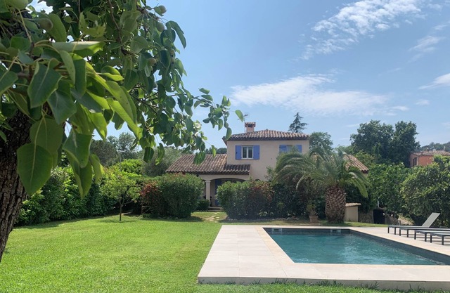 Villa Provençale Avec Piscine et Jardin