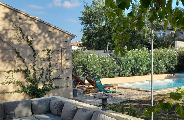 Villa Provençale 15 min from Aix en Provence, with private pool - sleeps 6
