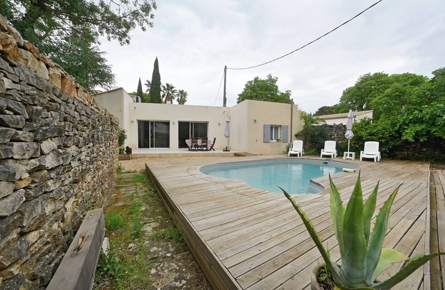 Villa rental with pool Nîmes